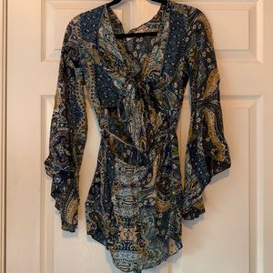 Aelson romper light material open in the front